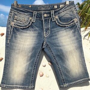 Miss Me denim shorts Size 27 💞